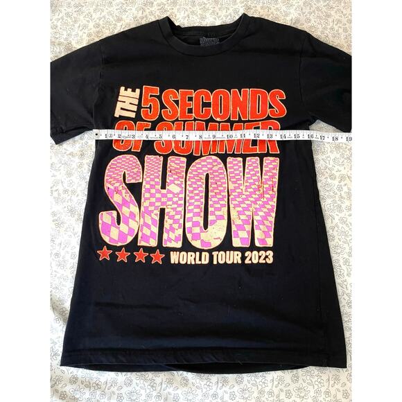 5 Seconds of Summer World Tour 2023 Band Tee Small - Picture 3 of 5